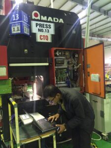 sửa máy dập amada