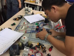 hoc lap trinh plc mitsubishi tphcm